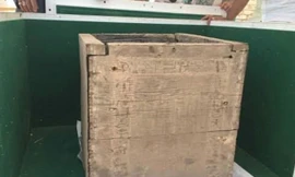Hộp gỗ được cho là quan tài đựng thi thể công chúa Ai Cập. Ảnh: BBC.