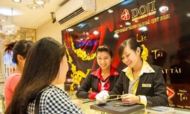 Giá vàng trong nước ngược thế giới