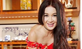 Ôn Bích Hà ở tuổi 52 trẻ trung và gợi cảm.