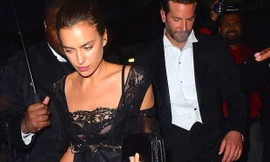 Bồ cũ của Ronaldo diện váy mỏng tang dạo phố