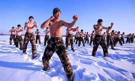 Binh sĩ Trung Quốc tại Hắc Long Giang. Ảnh: People's Daily.