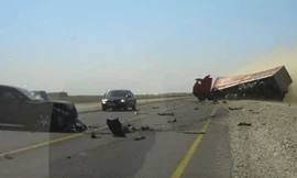 Nữ tài xế ngủ gật lao vào xe tải ngược chiều