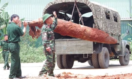 Quả bom nặng 500kg giữa trung tâm TP Hạ Long được di dời thành công. 