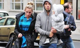 Luis Suarez tỏ ra thờ ơ khi hay tin bà ngoại (ảnh dưới) không chốn dung thân