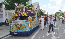 Vũng Tàu xử phạt trường hợp đầu tiên rải vàng mã khi đưa tang