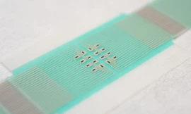 Các nhà nghiên cứu đã chế tạo ra miếng dán dính trên da có thể theo dõi đường huyết mà không cần chích máu.