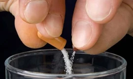 Hành vi cho thuốc vào nước của nạn nhân có tác dụng nhanh chóng