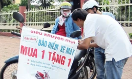 Bảo hiểm siêu rẻ “ngập” Hà thành