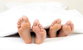 Ngoài vật dụng bằng nhựa, thực phẩm chế biến sẵn, thực phẩm đóng hộp chứa phthalates có khả năng làm giảm ham muốn tình dục ở phụ nữ.