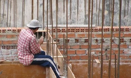 Hộ gia đình, cá nhân đầu tư nhà ở xã hội cho thuê, thuê mua và để bán cho công nhân, người lao động có thu nhập thấp, học sinh, sinh viên sẽ có cơ hội vay gói 30.000 tỉ đồng. Ảnh minh họa: Mạnh Tùng