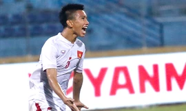 Văn Hậu được cộng đồng mạng khen tắc bóng như Philipp Lahm