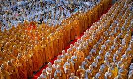 Tăng ni từ các Giáo hội Phật giáo 24 quận huyện ở TP HCM tề tựu tại Việt Nam Quốc Tự. Ảnh: Thành Nguyễn.