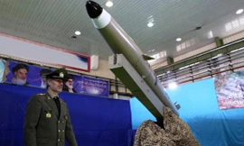 Iran liên tiếp trình làng vũ khí mới. ẢnhL AP