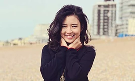 Chân dung MC xinh đẹp nói tiếng Anh như gió với cầu thủ Xuân Trường