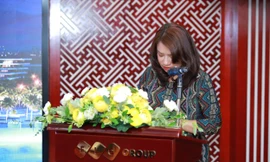 Bà Trần Thu Vân – GĐ phát triển thị trường Công ty FLC Holiday phát biểu khai mạc buổi lễ 