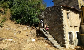 Ollolai là mảnh đất mang đậm văn hóa và truyền thống lâu đời ở Italy. Ảnh: Business Insider.