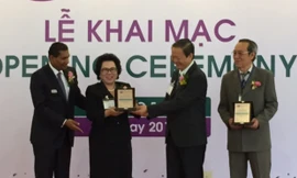 Các đại biểu khai mạc triển lãm Fi Vietnam 2015 ngày 20/5.