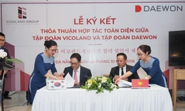 Đại diện hai tập đoàn ký kết hợp tác toàn diện