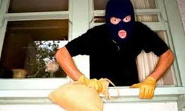 Đi xe SH vờ mua hàng, khách trộm luôn túi xách