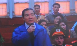 Từ lời khai của Dương Chí Dũng, TAND TP Hà Nội đã khởi tố vụ án “Cố ý làm lộ bí mật nhà nước” và đề nghị điều tra việc nhận tiền số lượng lớn của nhiều cán bộ cấp cao. Ảnh: Thanh Lưu