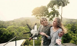 Mua 300ha đất ngập rác, cặp đôi bị chửi điên rồi gây choáng...