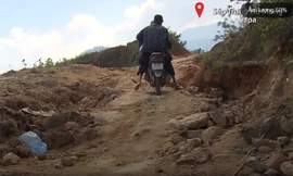 Đường tới trường bằng cầu tre bắc qua vách núi ở Sa Pa