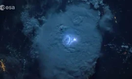 Tia sét nhìn từ vũ trụ có gì đặc biệt?