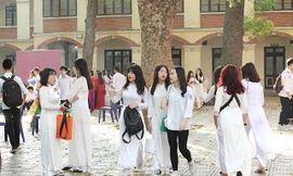 Những nữ sinh xinh đẹp tỏa sáng trong lễ bế giảng THPT Phan Đình Phùng