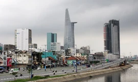 Thị trường văn phòng cho thuê TP HCM đang xuất hiện dòng sản phẩm mới, chủ đầu tư bán hẳn các diện tích sàn suốt chu kỳ 40-50 năm của tòa nhà cho khách bên cạnh mô hình cho thuê có thời hạn truyền thống trước đây. Ảnh: Vũ Lê/VnExpress