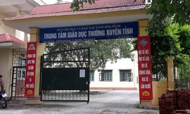 Trung tâm Giáo dục thường xuyên tỉnh Hòa Bình, nơi có đến 116 thí sinh là các chiến sĩ nghĩa vụ (chiếm hơn nửa tổng số đối tượng này của tỉnh Hòa Bình) dự thi THPT quốc gia 2018. Ảnh: Thanh Hùng.