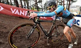 Van den Driessche dự thi ở nội dung U23 dành cho nữ. Ảnh: BBC.