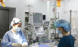 Đặt stent mạch vành là phương pháp can thiệp tim hiện đại, giúp giải quyết tắc nghẽn động mạch vành, giảm đau thắt ngực, dự phòng và điều trị nhồi máu cơ tim