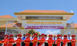 Lễ cắt băng khánh thành công trình trường THCS Bình Thành, huyện Đức Huệ, tỉnh Long An