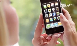 Bị phạt 41.000 USD vì xem lén điện thoại của chồng