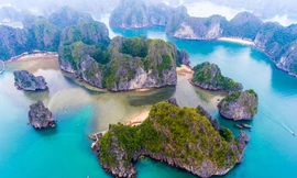 Cát Bà, Vịnh Lan Hạ. Ảnh: Jimmy Tran/Shutterstock.