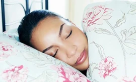 Để có làn da đẹp hơn trong lúc ngủ