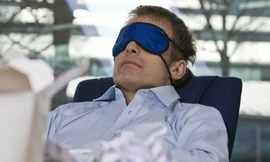 Giấc ngủ trưa ở văn phòng không nên quá dài. Ảnh: D.S.