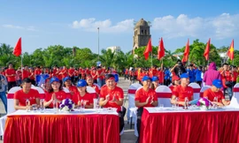 oàn cảnh lễ ra quân chiến dịch “Hãy làm sạch biển – Tử tế với đại dương” năm 2019 tại Quảng Bình