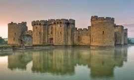 Hình ảnh Lâu đài cổ Bodiam ở Anh Quốc
