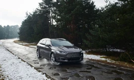 Ôtô Ford trong tương lai sẽ chủ động hơn trước những ổ gà xuất hiện trên đường. Ảnh: Carscoops.