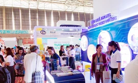 Abbott cam kết tiếp tục đồng hành hỗ trợ cải thiện sức khỏe người dân Việt Nam