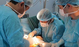 Phẫu thuật vòng 1 cho bệnh nhân bị bệnh lý ngực phì đại, chảy xệ tại Bệnh viện Xanh Pôn (Hà Nội).