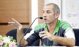 HLV Graechen nói Công Phượng 'dự bị quá lâu nên mất tự tin'