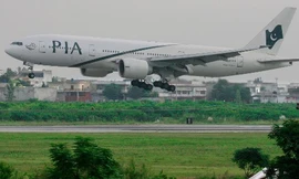 Máy bay đã phải dừng lại ở Manchester để thông tắc nhà vệ sinh. Ảnh: EPA.