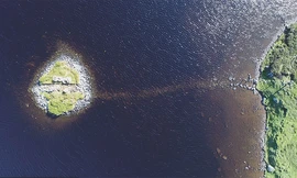 Một trong những hòn đảo nhân tạo tại Scotland.