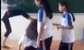 Mới nhất vụ nữ sinh Hà Nội bị đánh hội đồng dã mãn