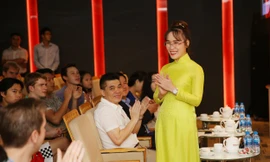 Nữ tỷ phú Việt và cuộc trò chuyện cùng đoàn học sinh trường hoàng gia thế giới