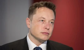 Ngoài cương vị CEO của Tesla, ông Musk còn là đồng sáng lập kiêm cổ đông lớn nhất của Tesla và SolarCity - Ảnh: Bloomberg.