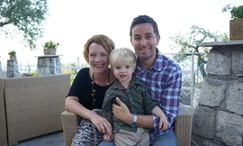 Người phụ nữ kiếm sống bằng nghề… “thi thố”