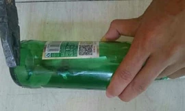Chàng trai kỳ công chế nhẫn từ vỏ chai bia tặng bạn gái